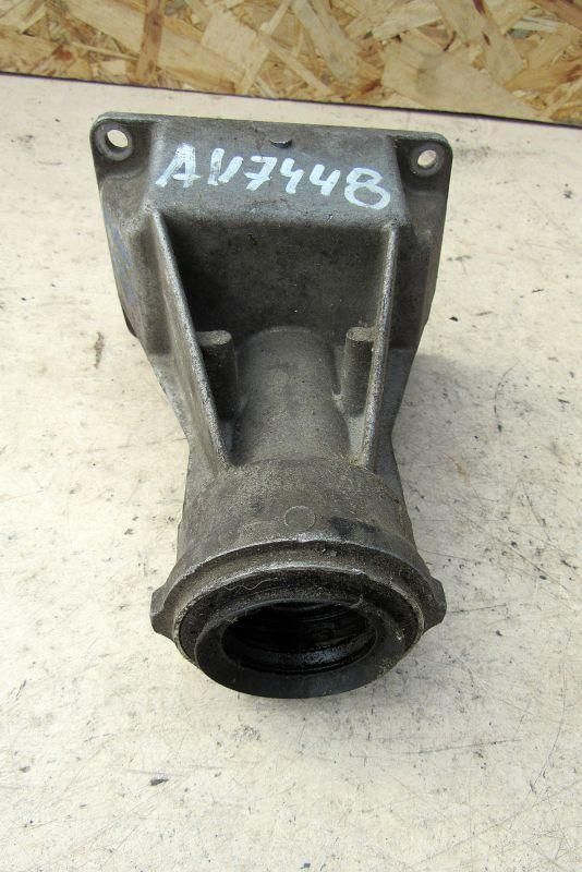 кронштейн полуоси BMW X5 E53 2000, 3.0 л., M54 B30 (306S3), бензин, внедорожник 5 дв., 7503116