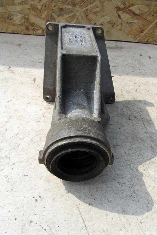 кронштейн полуоси BMW X5 E70 2007, 3.0 л., M57 D30 (306D3), дизель, внедорожник 5 дв., 7552540