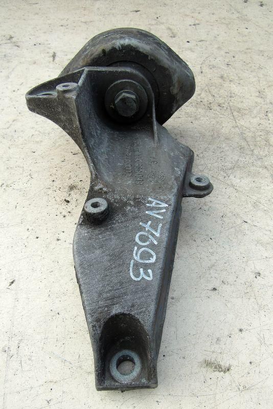 кронштейн (крепление) Audi A4 B5 1998, 1.8 л., AFY, бензин, седан, 8D0399114AJ