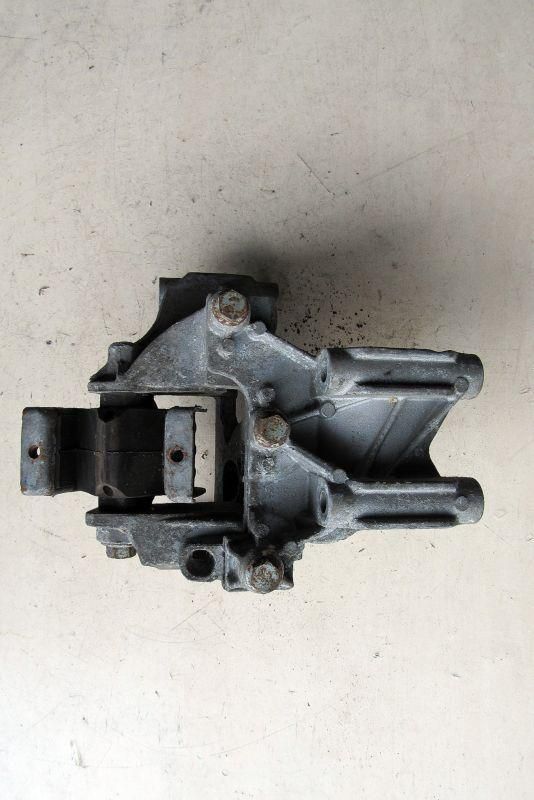 подушка крепления двигателя Volkswagen Multivan T5 2003, 2.5 л., дизель, минивэн, 070199343B