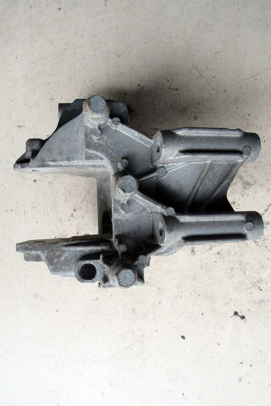 подушка крепления двигателя Volkswagen Multivan T5 2003, 2.5 л., дизель, минивэн, 070199343B