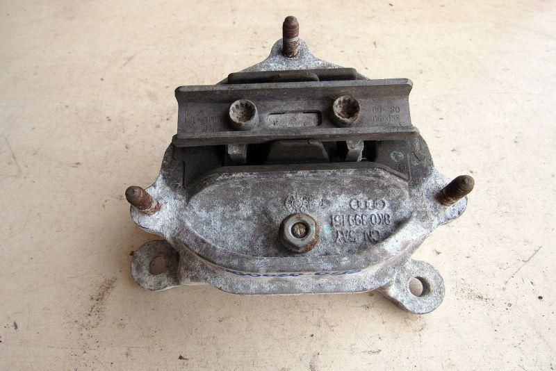 подушка крепления КПП Audi A4 B8/8K 2008, 2.0 л., CAHA, дизель, седан, 8K0399151