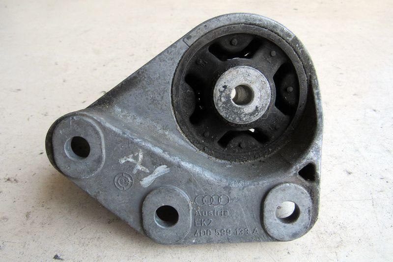 кронштейн редуктора Audi A8 D2/4D 1997, 2.5 л., дизель, седан, 4D0599133A