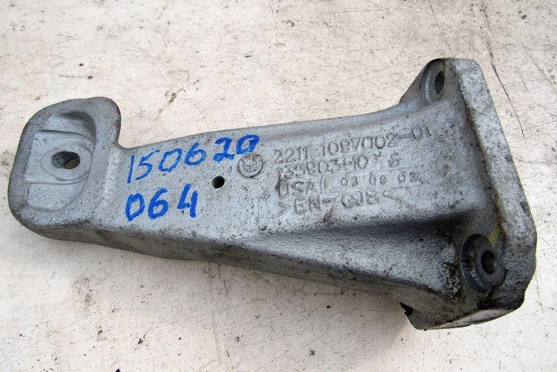 кронштейн двигателя BMW X5 E53 2003, 3.0 л., M57 D30 (306D2), дизель, внедорожник 5 дв., 22111097002-01