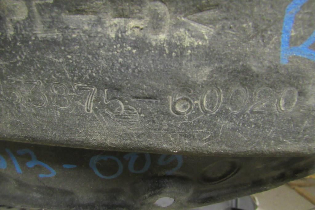 защита арок передняя правая (подкрылок) Toyota Land Cruiser 10 поколение J100 1998, 4.2 л., 1HD-FTE, дизель, внедорожник 5 дв., 53875-60020