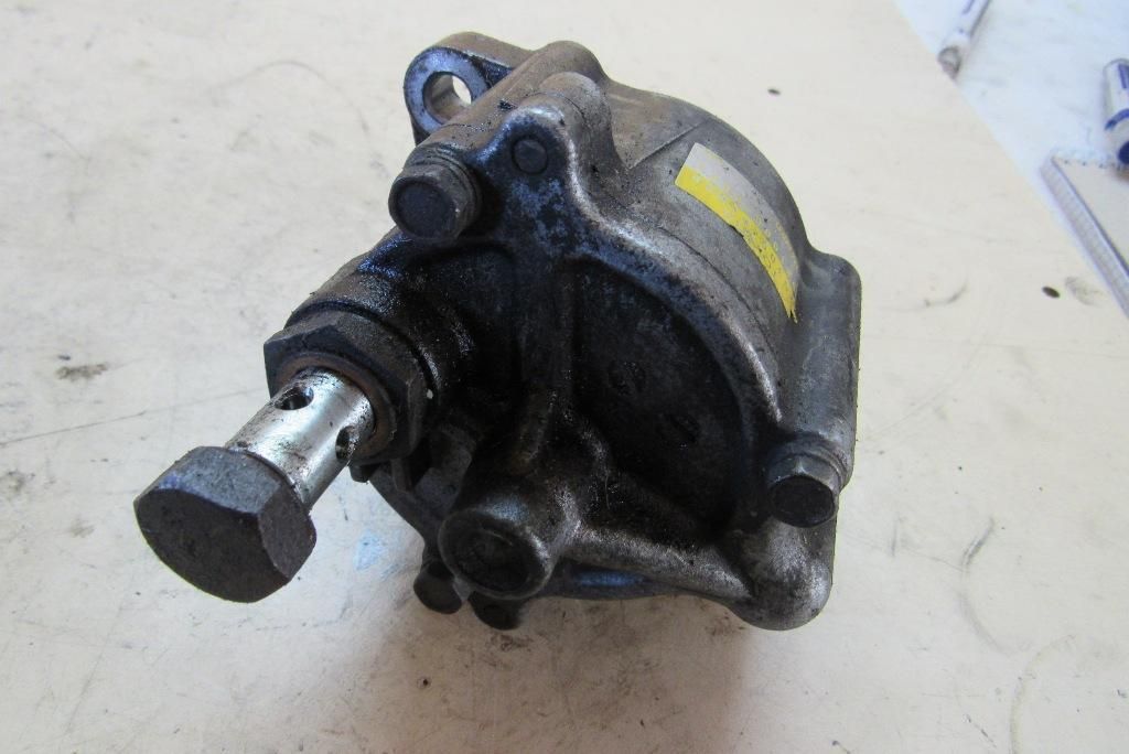 насос вакуумный Toyota Land Cruiser Prado 3 поколение J120 2003, 3.0 л., 1KZ-TE, дизель, внедорожник 5 дв., 2930067020