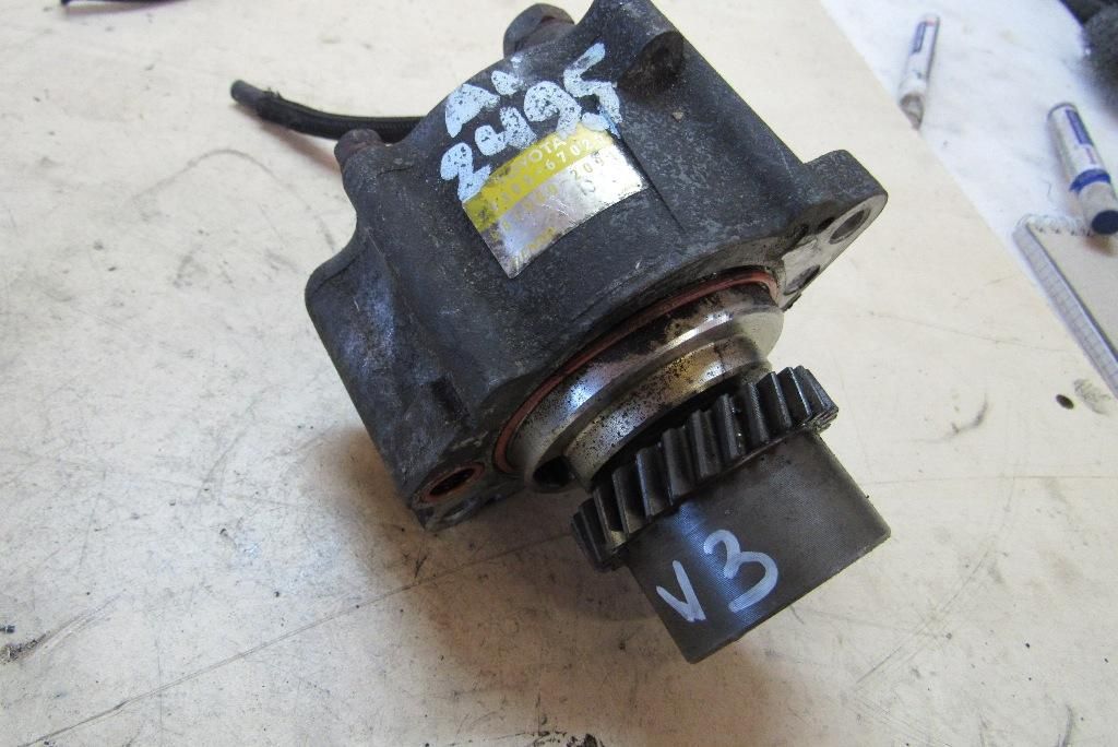 насос вакуумный Toyota Land Cruiser Prado 3 поколение J120 2003, 3.0 л., 1KZ-TE, дизель, внедорожник 5 дв., 2930067020