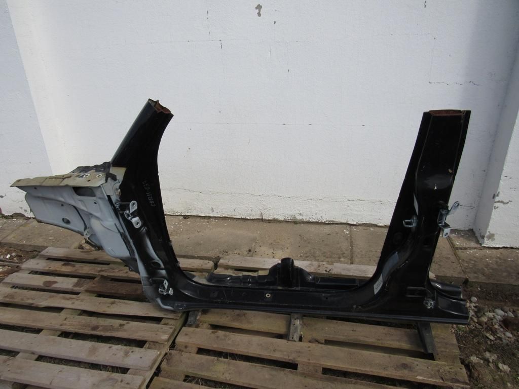 стойка кузовная передняя Toyota Land Cruiser 10 поколение J100 1998, 4.2 л., 1HD-FTE, дизель, внедорожник 5 дв.