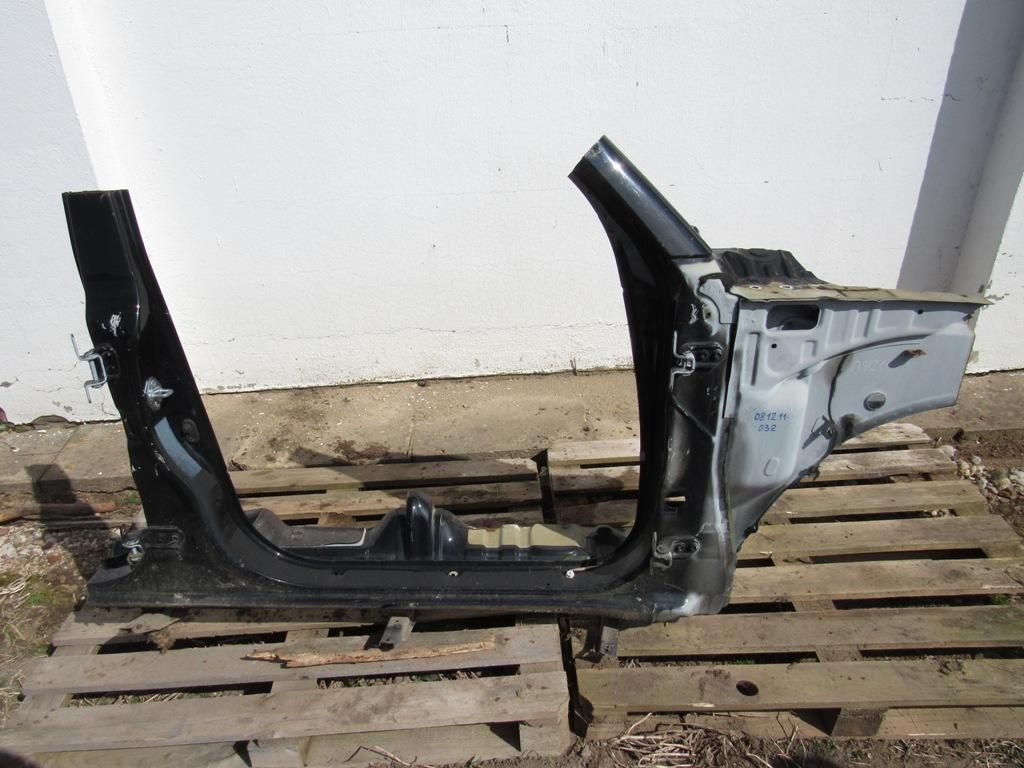 стойка кузовная передняя Toyota Land Cruiser 10 поколение J100 1998, 4.2 л., 1HD-FTE, дизель, внедорожник 5 дв.