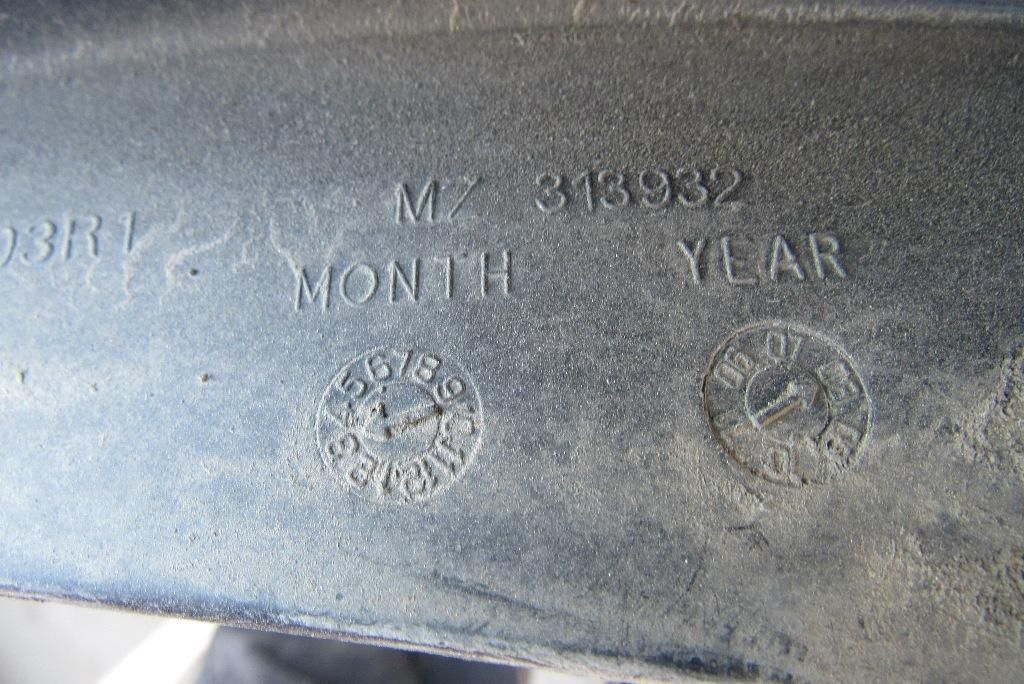 брызговик Mitsubishi L200 4 поколение 2007, 2.5 л., 4D56 HP, дизель, пикап, MZ313932