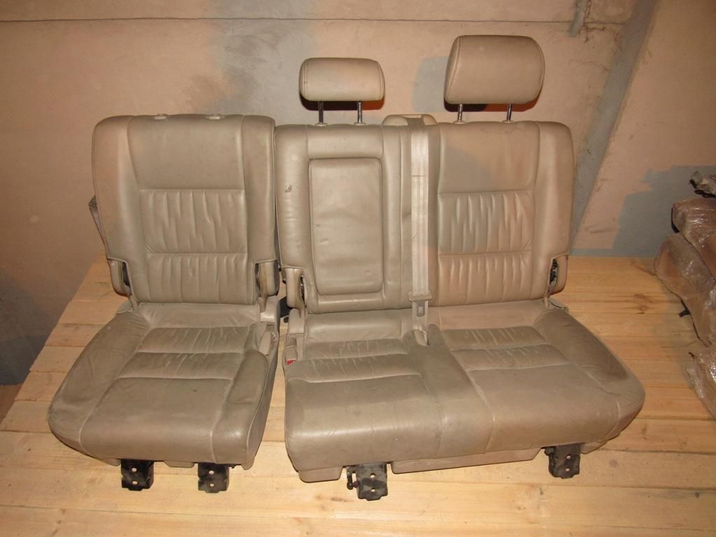 сиденье заднее Toyota Land Cruiser 10 поколение J100 1998, 4.2 л., 1HD-FTE, дизель, внедорожник 5 дв.