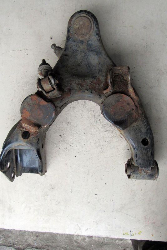 рычаг передний левый Toyota Land Cruiser 10 поколение J100 1998, 4.2 л., 1H-Z, дизель, внедорожник 5 дв., 48640-60010