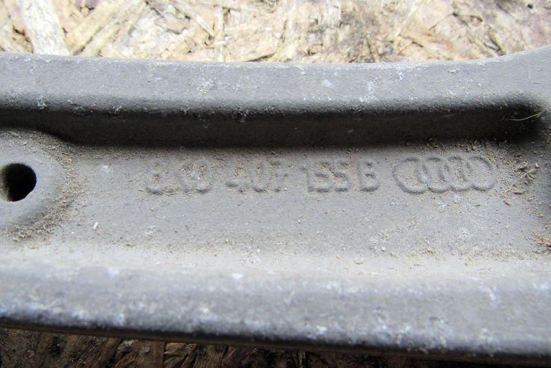 рычаг передний правый Audi A5 8T 2008, 2.0 л., CAHA, дизель, купе, 8K0407155B