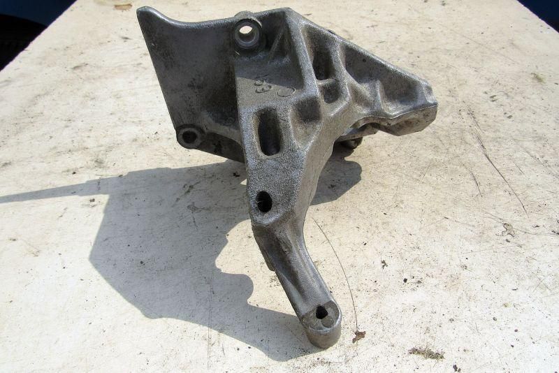 кронштейн (крепление) Toyota Land Cruiser Prado 4 поколение J150 2009, 3.0 л., 5L-E, дизель, внедорожник 5 дв., 246260-459