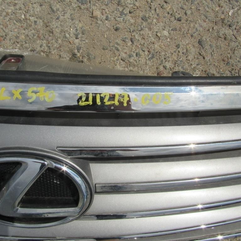 решетка радиатора Lexus LX 3 поколение 2011, 5.7 л., 3UR-FE, бензин, АКПП, внедорожник 5 дв.
