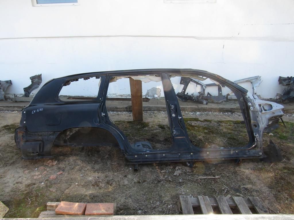 боковина кузова правая Lexus LX 3 поколение 2009, 5.7 л., 3UR-FE, бензин, внедорожник 5 дв.