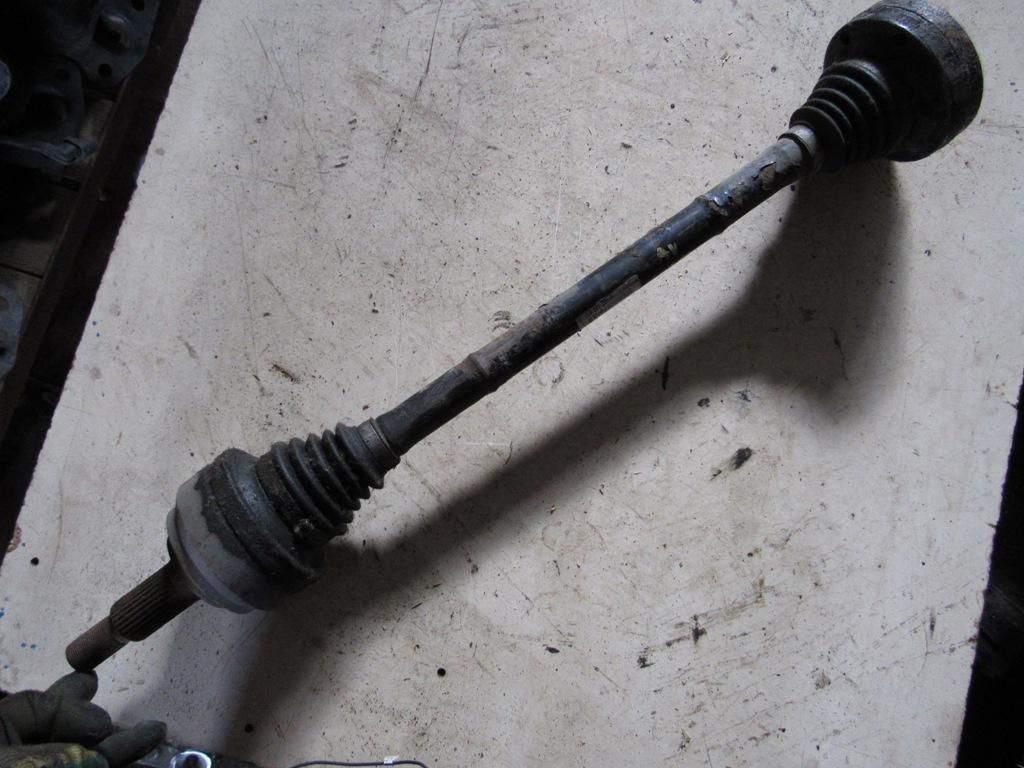 полуось задняя (приводной вал, ШРУС) Volkswagen Touareg 1 поколение 2002, 7L0501201A
