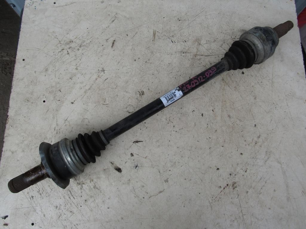 полуось задняя (приводной вал, ШРУС) BMW 5 серия F07/F10/F11 2010, 7581018