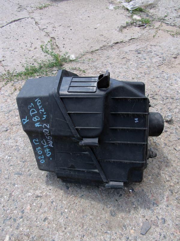 корпус воздушного фильтра Audi A8 D3/4E 2002, 4E0133824H