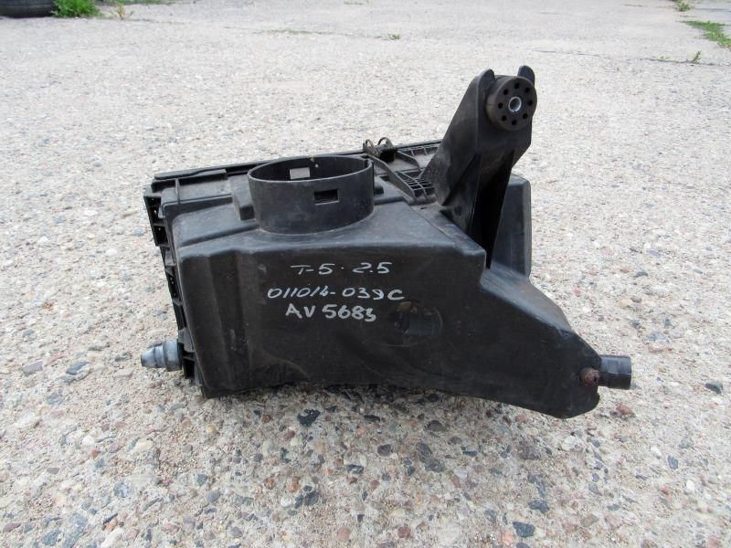 корпус воздушного фильтра Volkswagen Multivan T5 2003, 2.5 л., дизель, 7H0129601