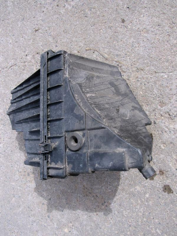 корпус воздушного фильтра Volkswagen Transporter T5 2003, 7H0129601