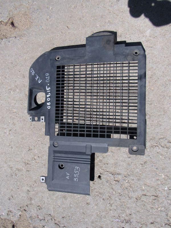 декоративная крышка двигателя Toyota Land Cruiser Prado 3 поколение J120 2004, 17943-30021