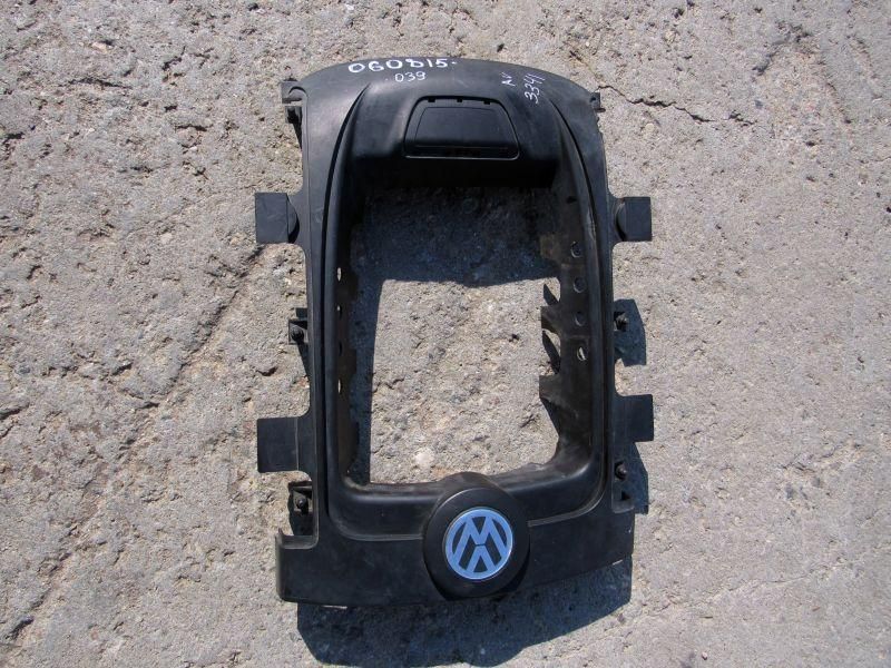 декоративная крышка двигателя Volkswagen Touareg 1 поколение 2002, 7L6103925