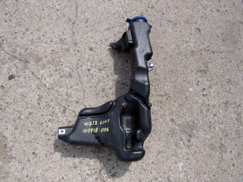 бачок омывателя Mercedes-Benz C-Класс W204/S204 2006, 2048601560