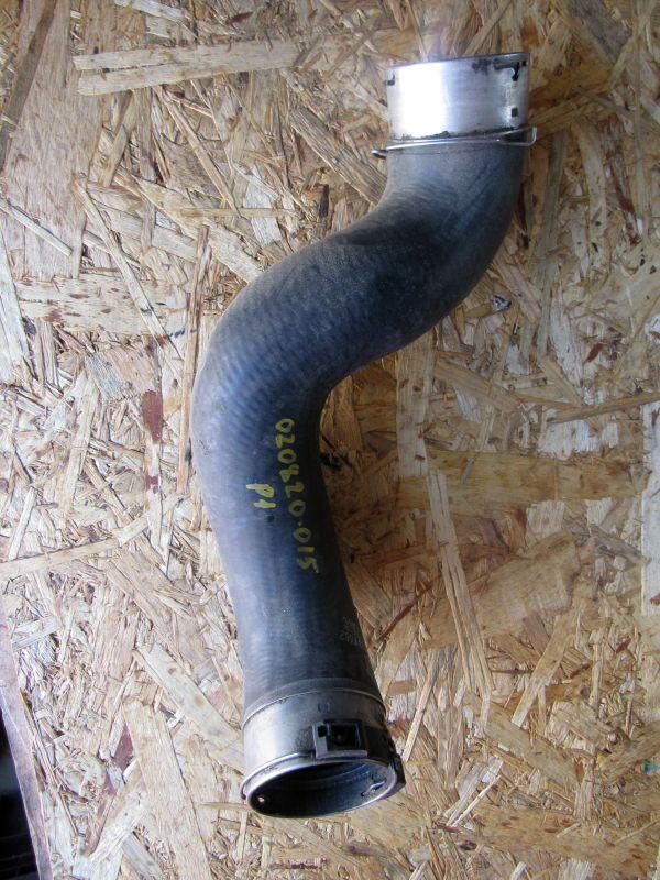 патрубок интеркулера Mercedes-Benz C-Класс W204/S204 2006, 2045286582