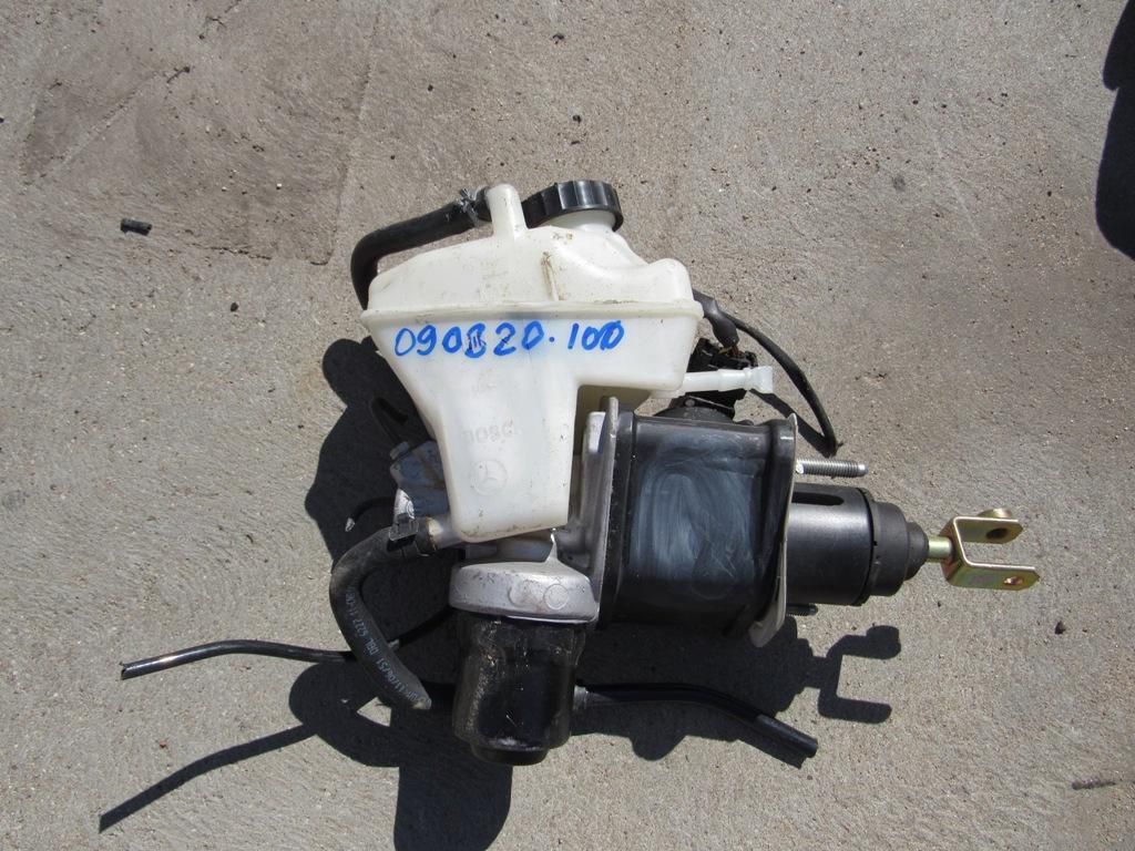 бачок тормозной жидкости Mercedes-Benz E-Класс W211/S211 2002, 2114300302
