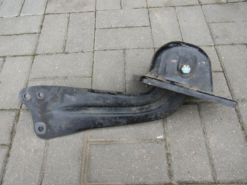 рычаг задний правый Volkswagen Touran 1 поколение [рестайлинг] 2006, 1K0505226C