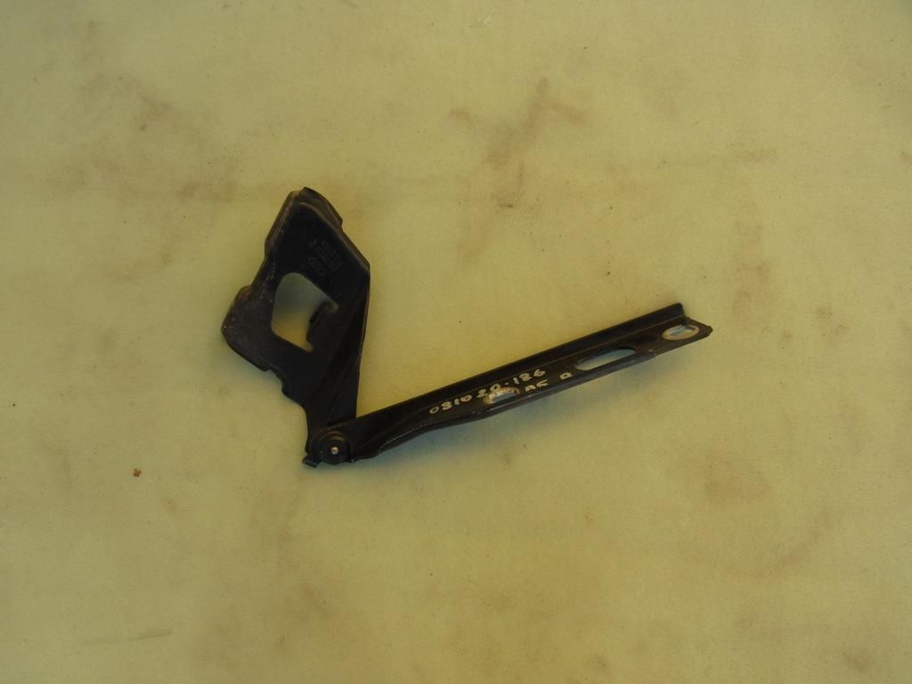 петля капота правая Audi A5 8T [рестайлинг] 2014, 3.0 л., дизель, хетчбэк 5 дв., 8T0823302E