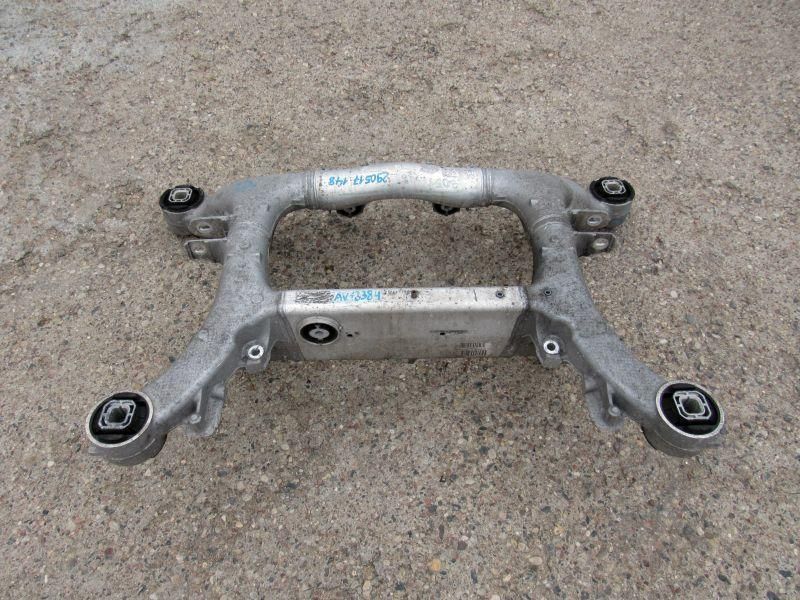 балка подвески задняя BMW 7 серия F01/F02 2008, 6794666