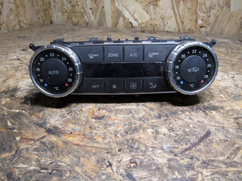 блок управления печки / климат-контроля Mercedes-Benz C-Класс W204/S204 2010, 2049003803