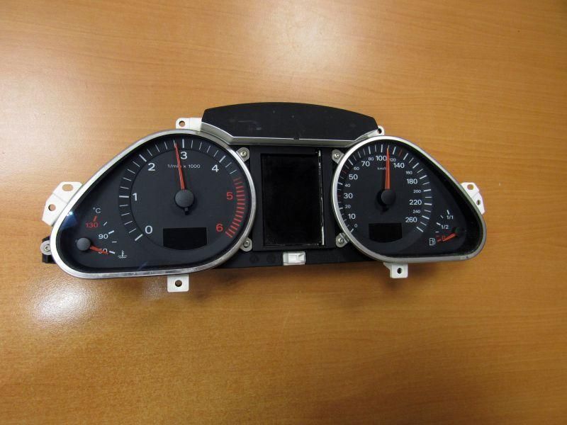 щиток приборов (приборная панель) Audi A6 4F/C6 2006, 4F0920900N