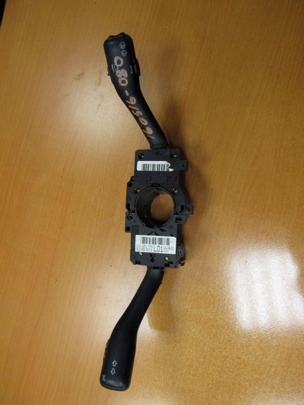 переключатель подрулевой (стрекоза) Audi A6 4B/C5 2000, 8L0953513G