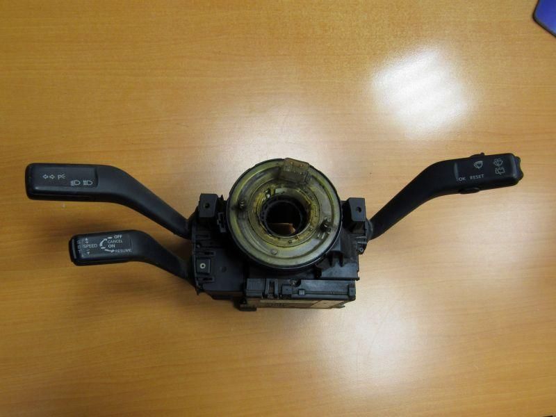 переключатель подрулевой (стрекоза) Volkswagen Passat B7 2011, 3C9953513C