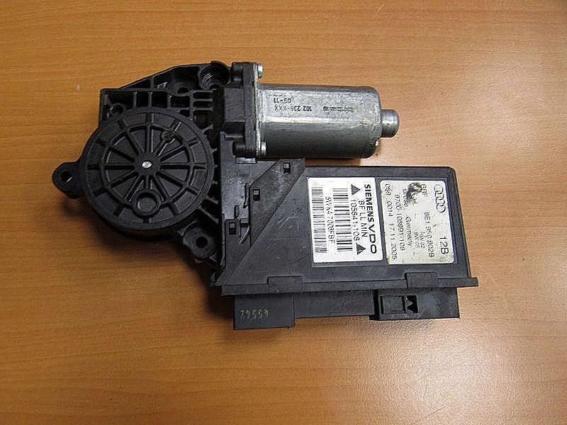 моторчик стеклоподъемника передний правый Audi A4 B7 2007, 8E1959802B