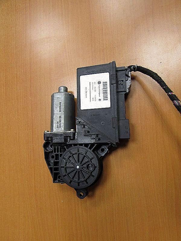 моторчик стеклоподъемника передний левый Volkswagen Touareg 1 поколение 2006, 3D1959793B