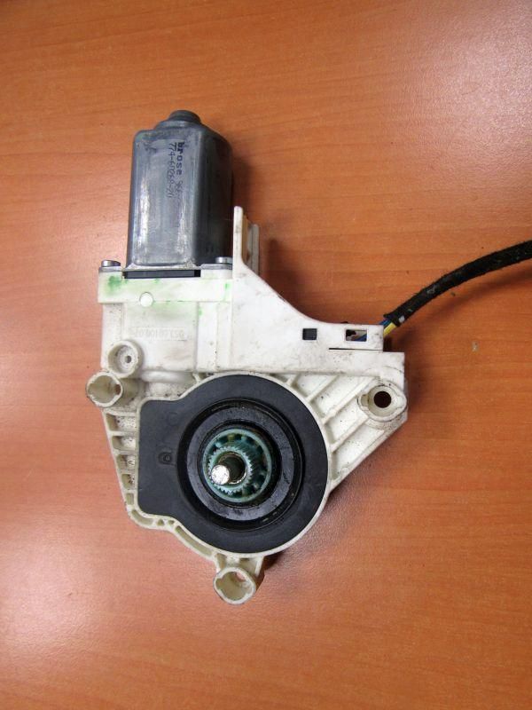 моторчик стеклоподъемника передний левый Audi A6 4F/C6 [рестайлинг] 2010, 8K0959801A
