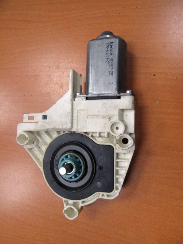 моторчик стеклоподъемника передний правый Audi A8 D4/4H 2012, 8K0959802B