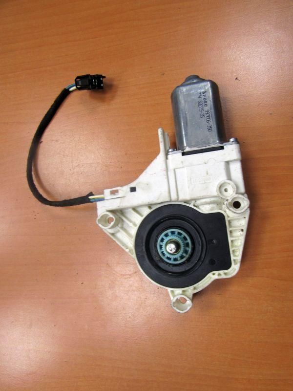 моторчик стеклоподъемника задний правый Audi A6 4F/C6 2006, 8K0959812B