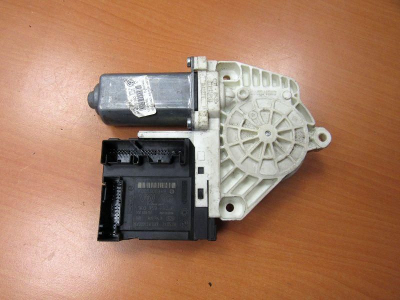 моторчик стеклоподъемника передний правый Volkswagen Passat B6 2008, 1K0959792P