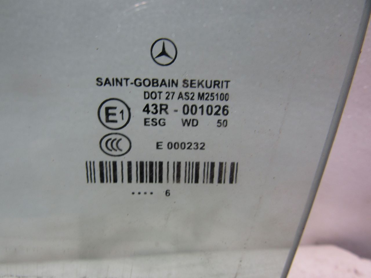 стекло двери задней левой Mercedes-Benz CLS-Класс C219 2006