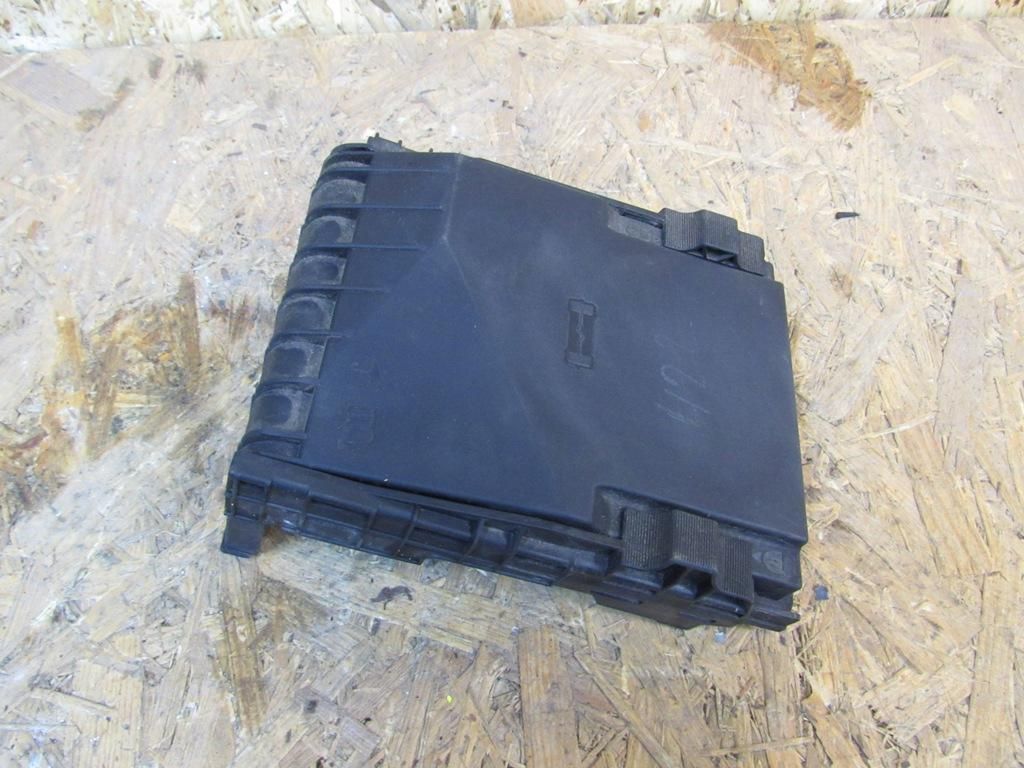 крышка блока предохранителей Volkswagen Touran 1 поколение [рестайлинг] 2006, 1K0937132F