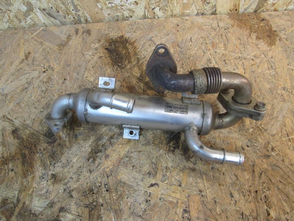 охладитель EGR / Радиатор EGR Volkswagen Transporter T5 2005, 038131513J