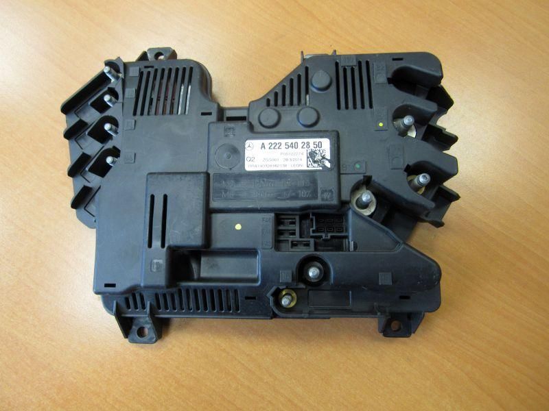 блок предохранителей Mercedes-Benz S-Класс W222/C217/A217 2013, 2225402850