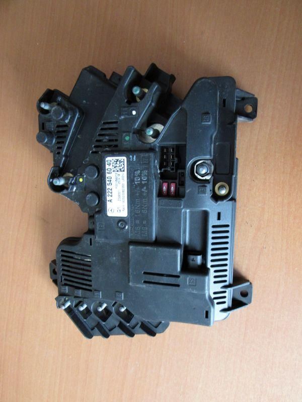 блок предохранителей Mercedes-Benz S-Класс W222/C217/A217 2013, 225406040