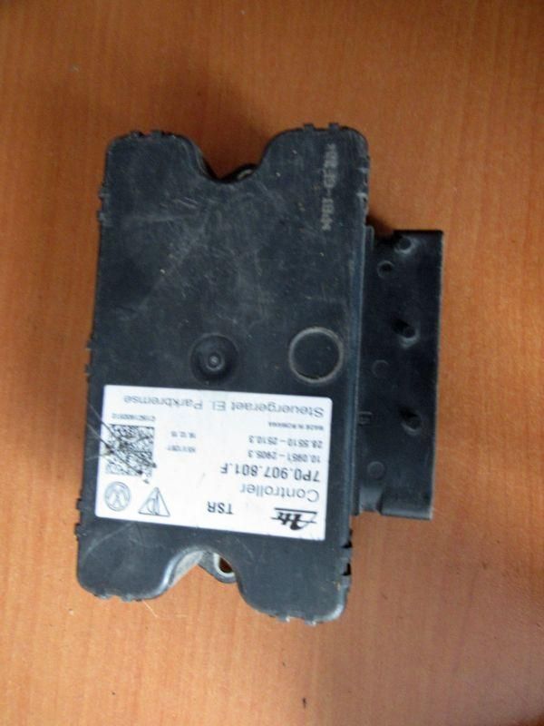 блок управления ручником Volkswagen Touareg 2 поколение 2012, 7P0907801F