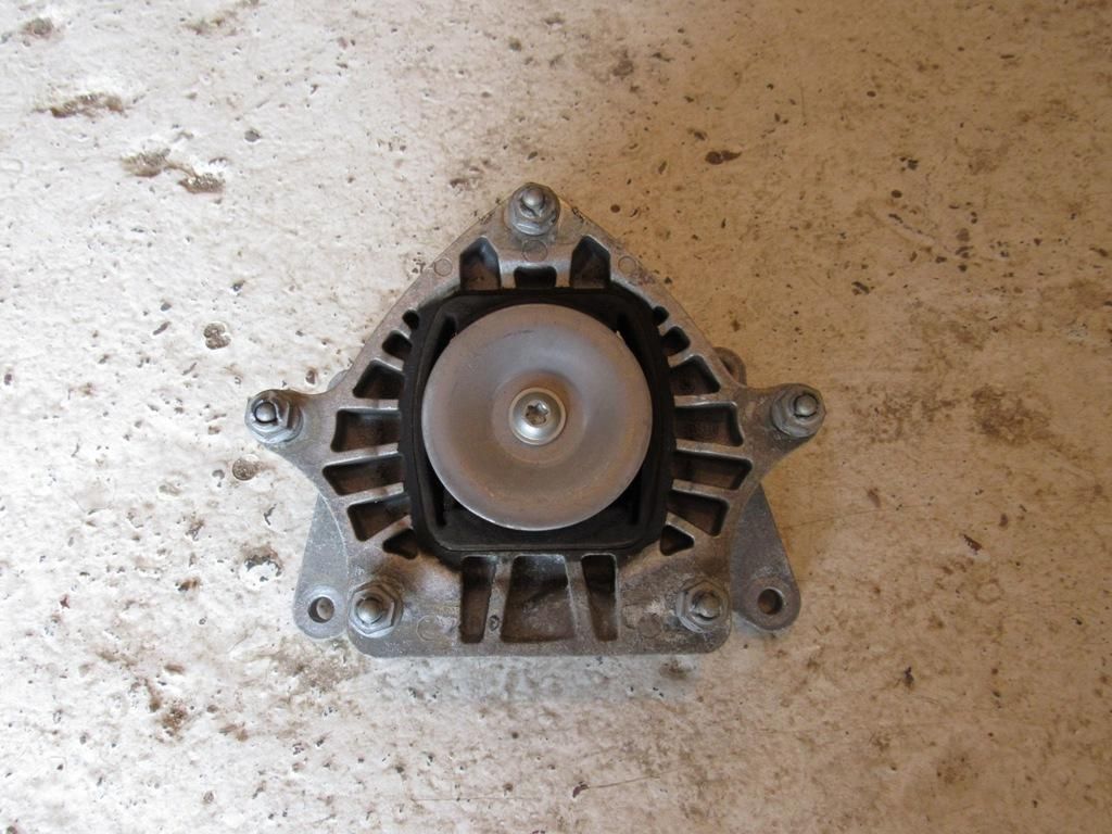 подушка крепления КПП Mercedes-Benz S-Класс W222/C217/A217 2013, 2222406800